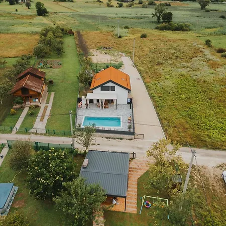 Aurelia Wellness Racic