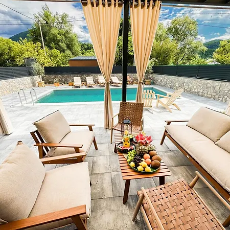 Aurelia Wellness Vila